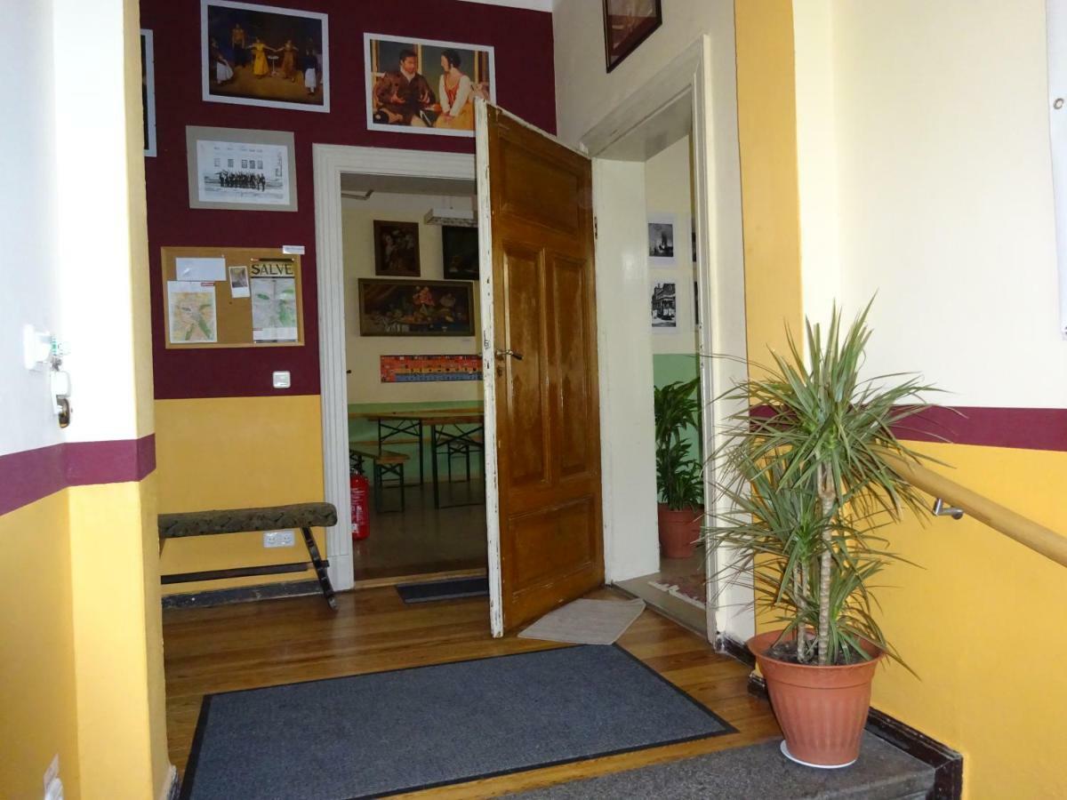 Hummel Hostel - Historische Stadtvilla Mit Garten Βαϊμάρη Εξωτερικό φωτογραφία