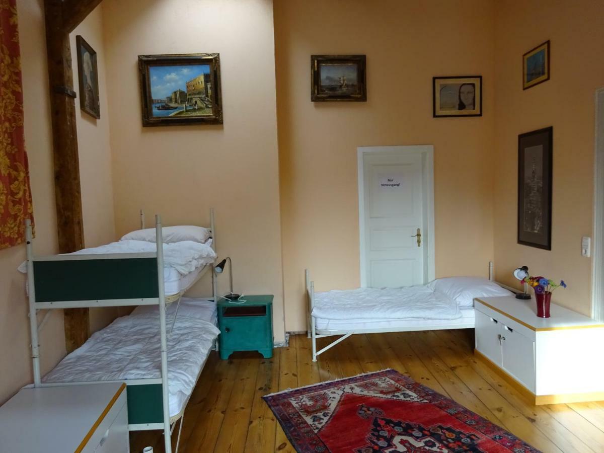 Hummel Hostel - Historische Stadtvilla Mit Garten Βαϊμάρη Εξωτερικό φωτογραφία