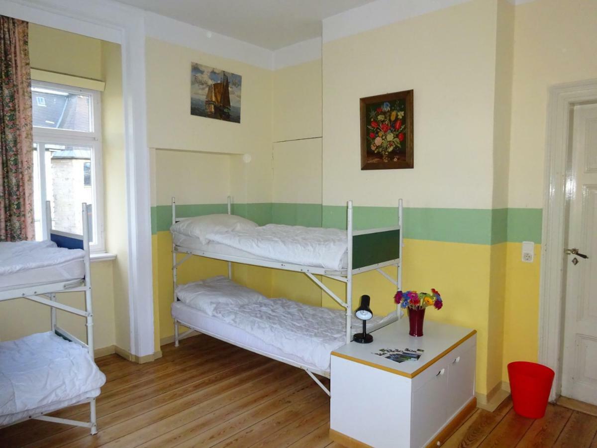 Hummel Hostel - Historische Stadtvilla Mit Garten Βαϊμάρη Εξωτερικό φωτογραφία